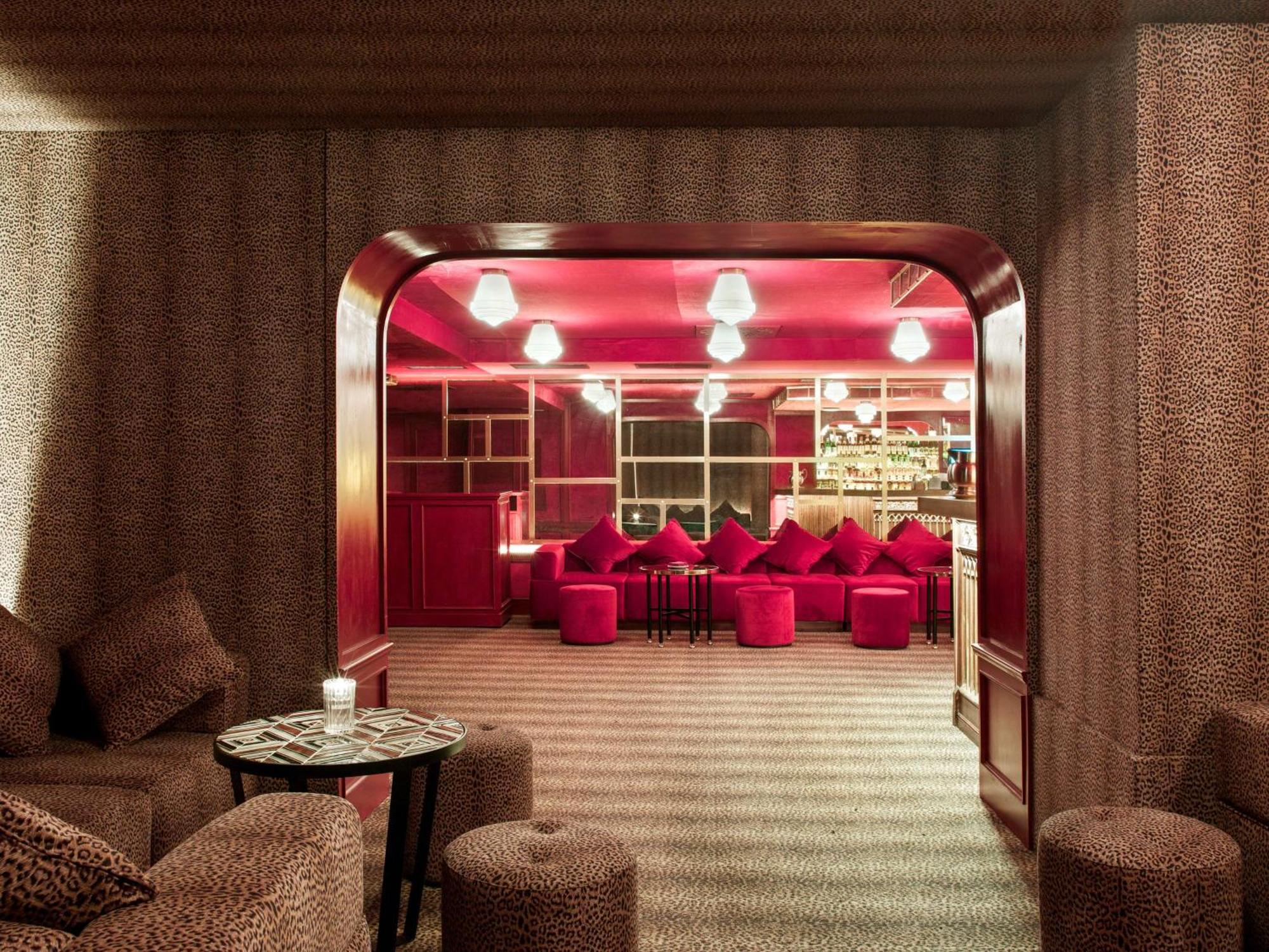 Nh Collection Madrid Suecia Ξενοδοχείο Εξωτερικό φωτογραφία The interior of the nightclub
