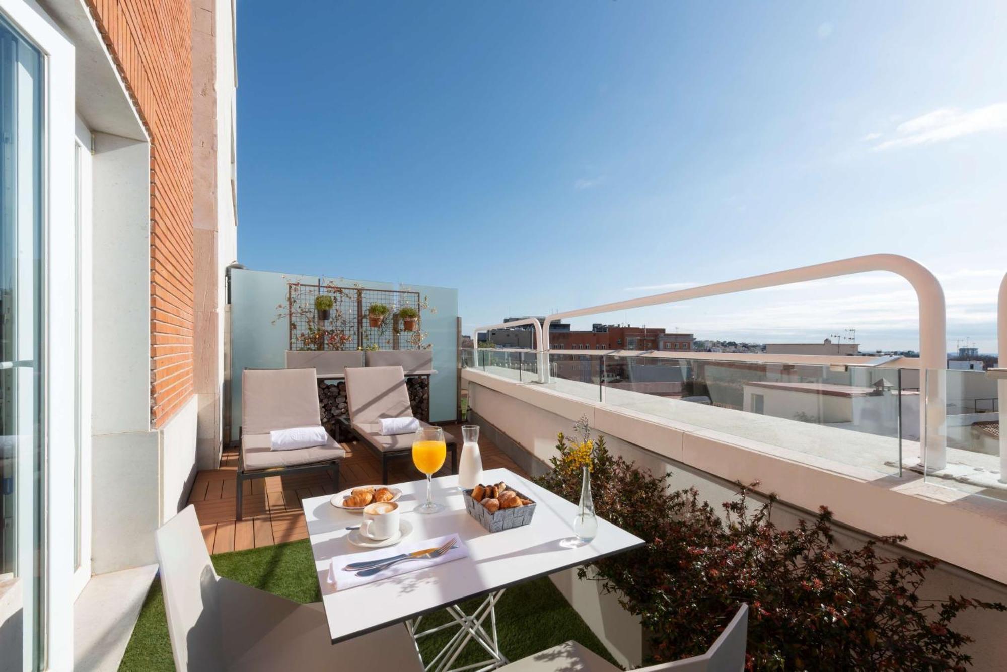 Nh Collection Madrid Suecia Ξενοδοχείο Εξωτερικό φωτογραφία A balcony